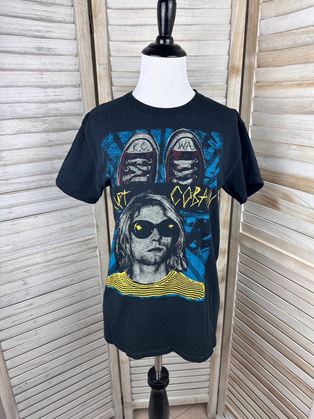 Kurt Cobain Throwback Vintage Style Shoes Nirvana Graphic Tee Size Small